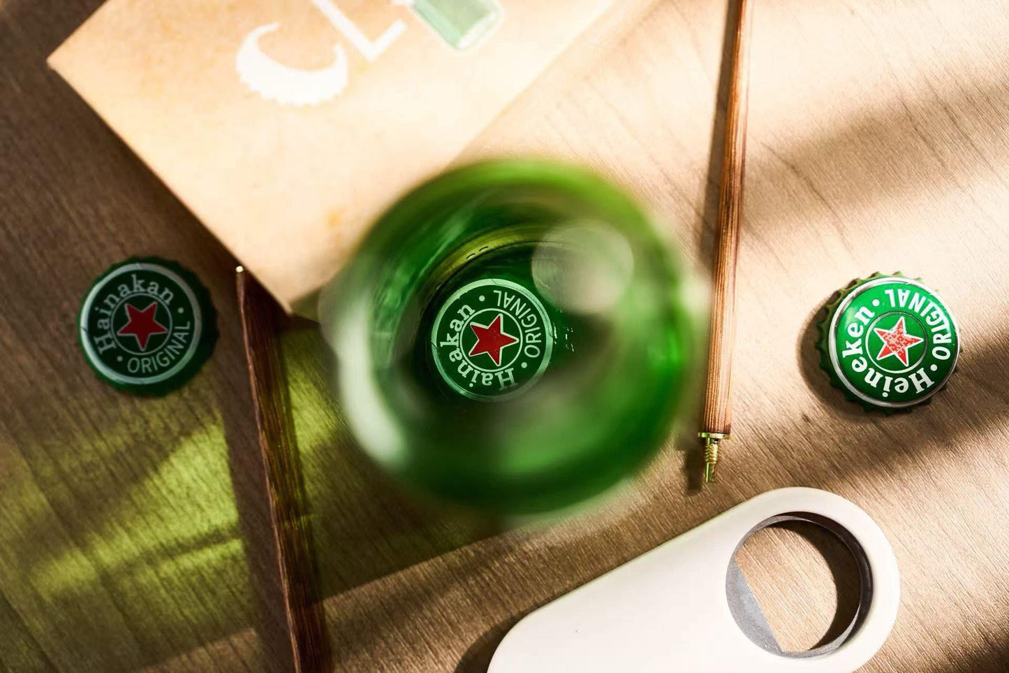 The Clink (Deluxe Edition Cap In Bottle) by Iarvel Magic & Wonder House