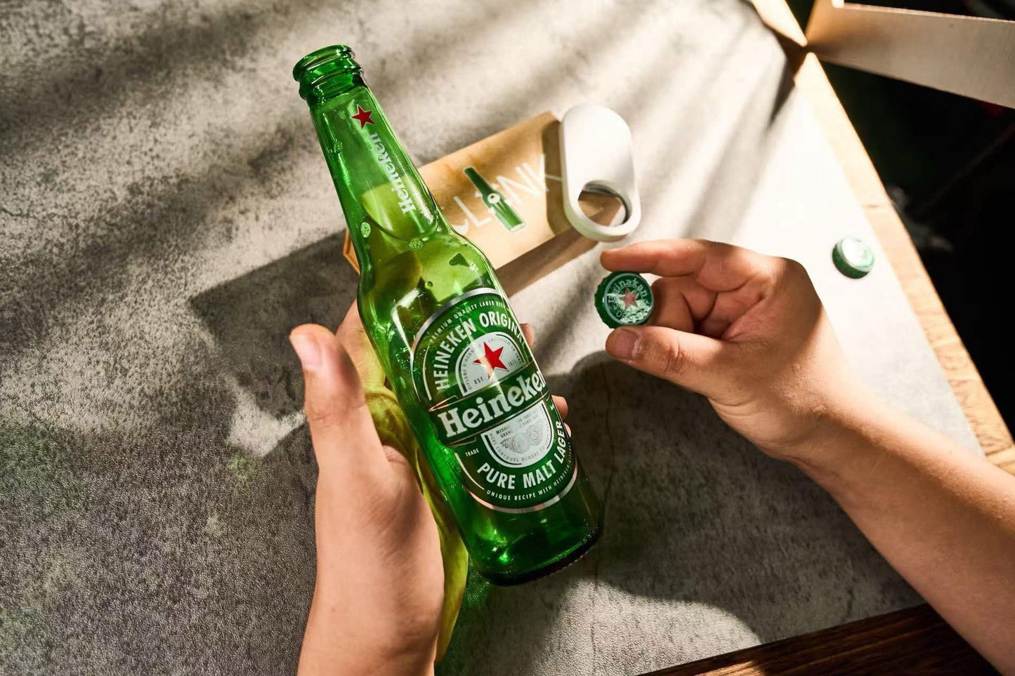 The Clink (Deluxe Edition Cap In Bottle) by Iarvel Magic & Wonder House