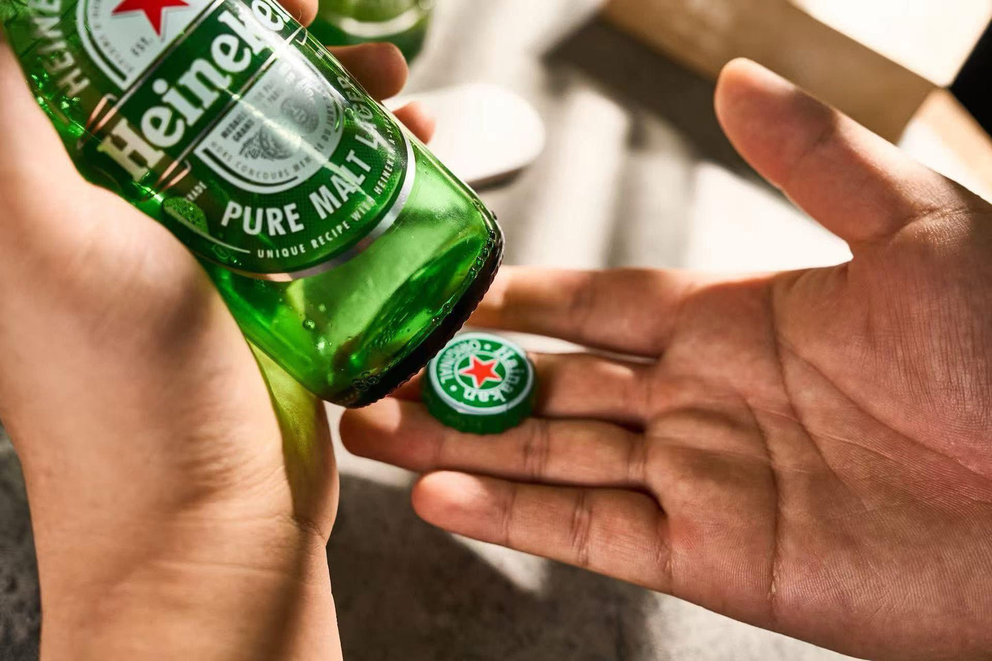 The Clink (Deluxe Edition Cap In Bottle) by Iarvel Magic & Wonder House