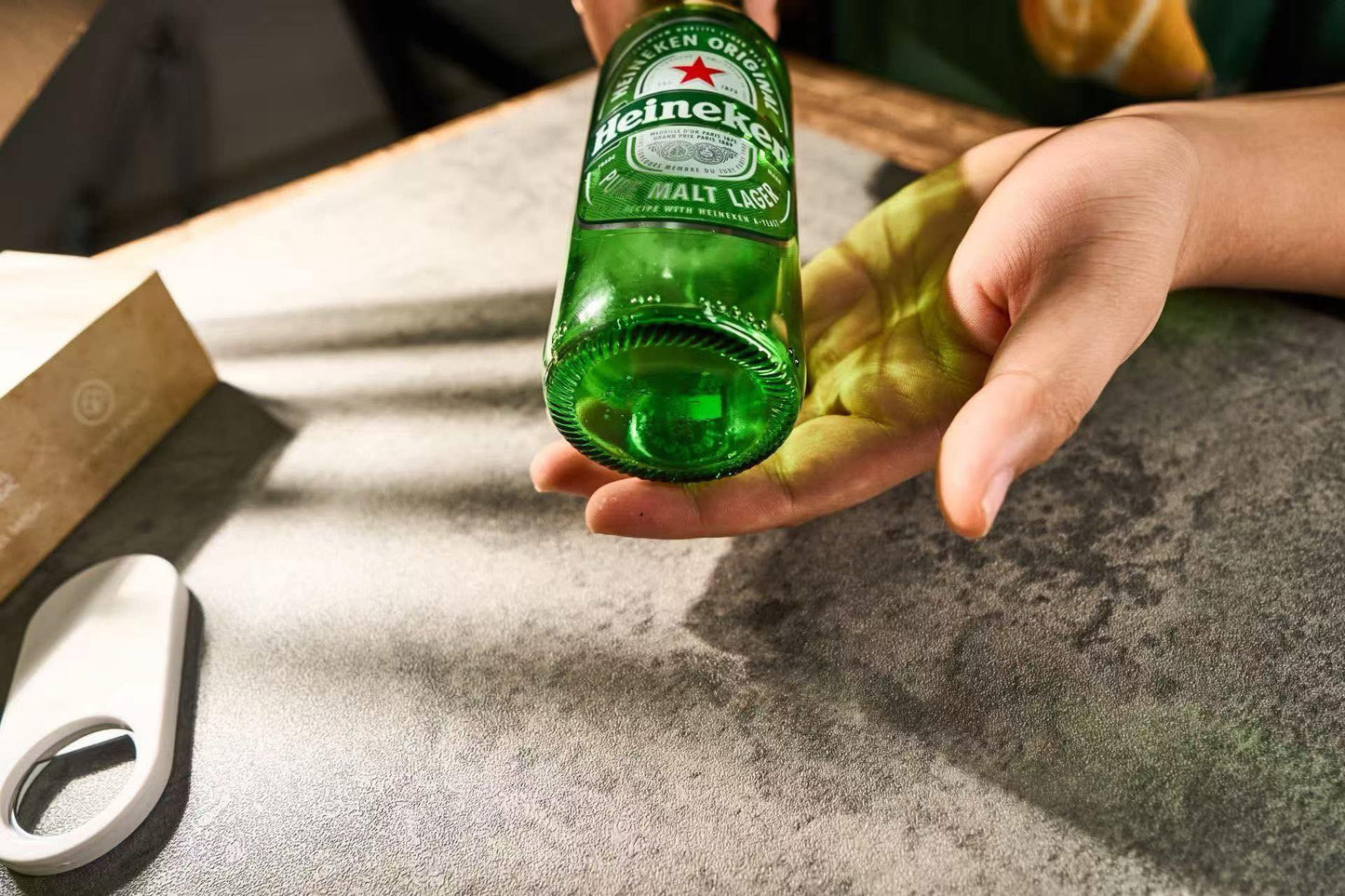 The Clink (Deluxe Edition Cap In Bottle) by Iarvel Magic & Wonder House