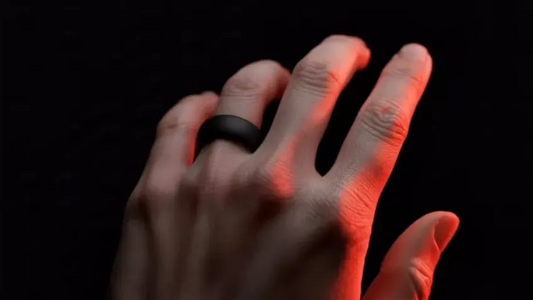 Bague Faucon par Josh Burch