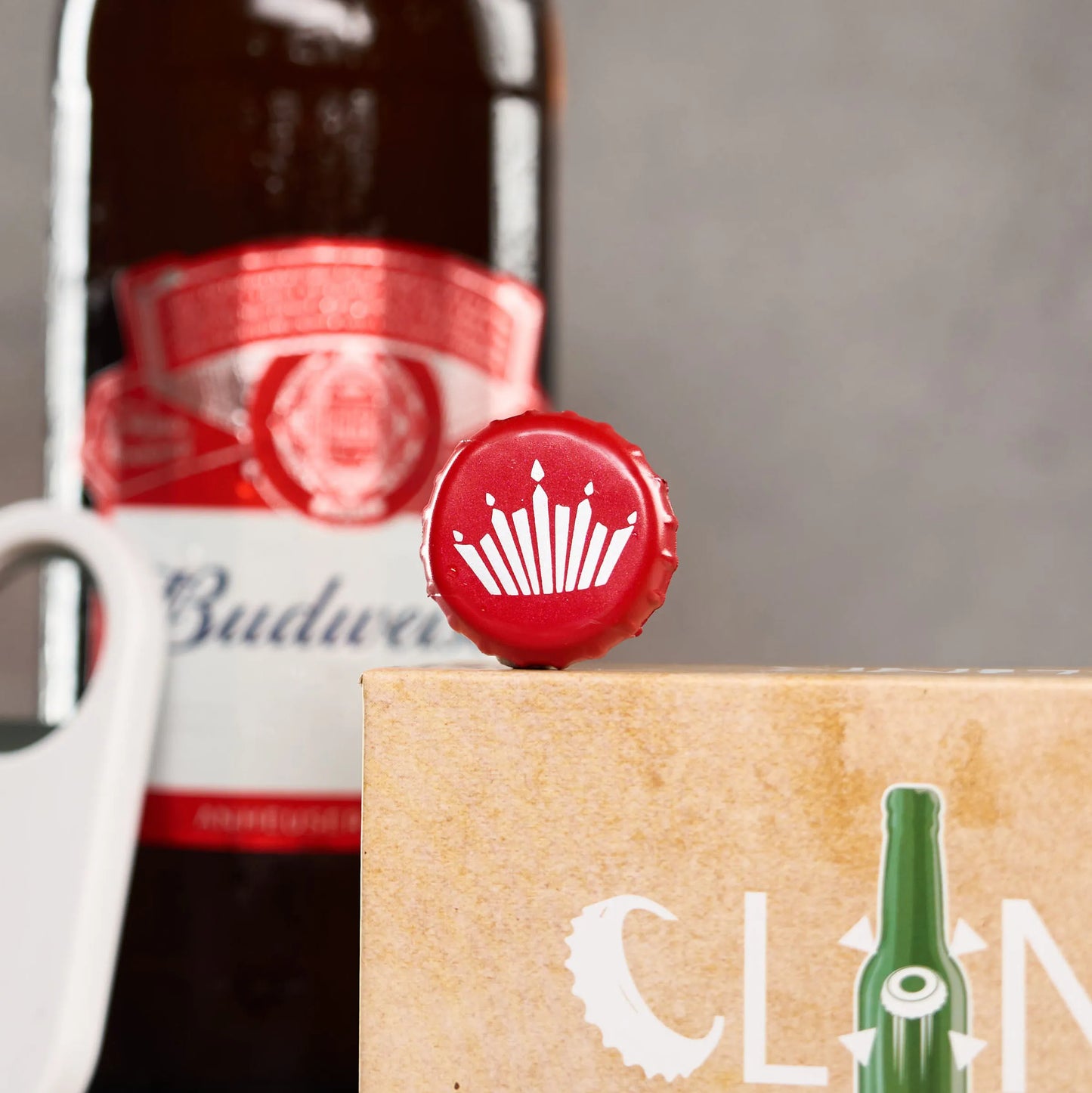 The Clink (Deluxe Edition Cap In Bottle) by Iarvel Magic & Wonder House