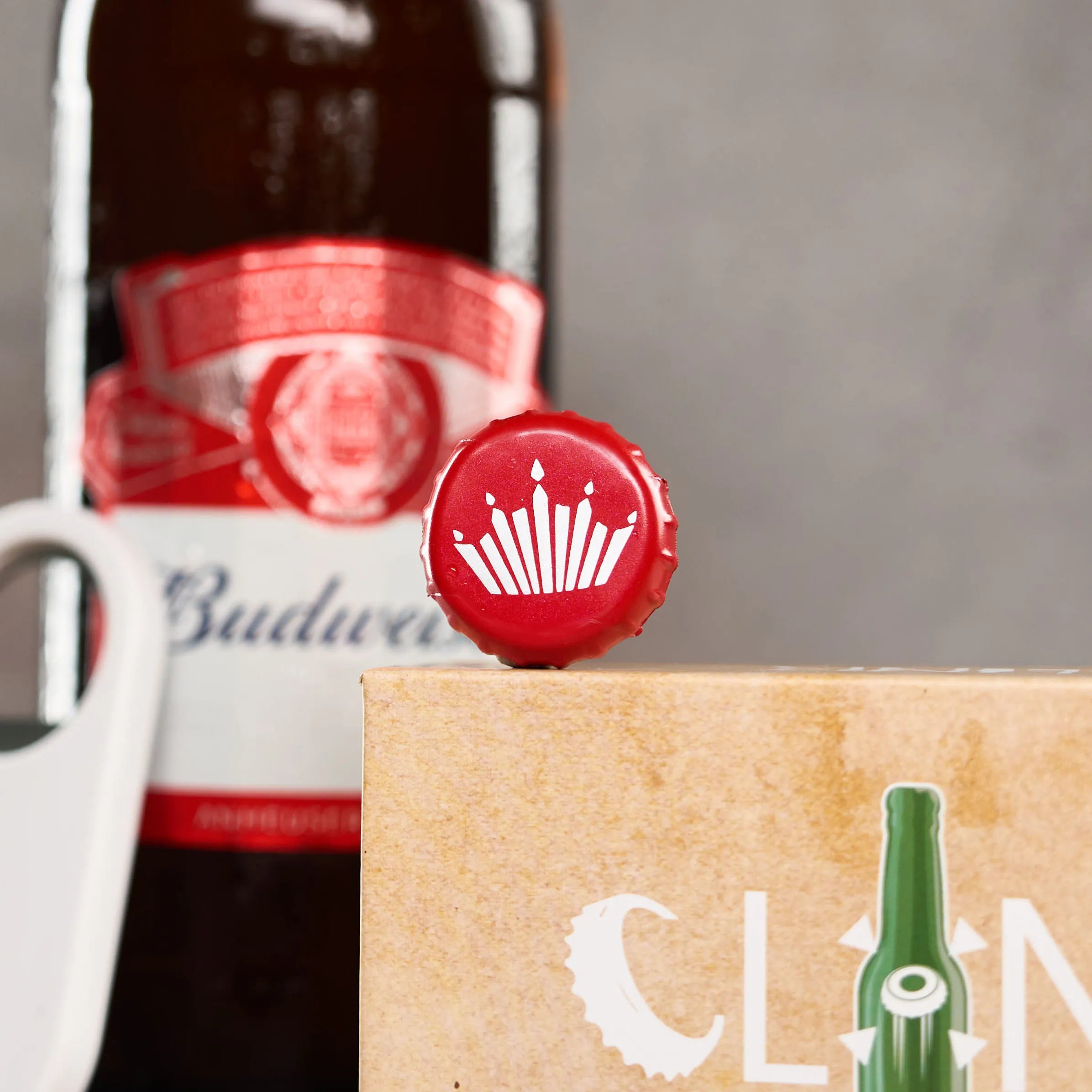The Clink (Deluxe Edition Cap In Bottle) by Iarvel Magic & Wonder House