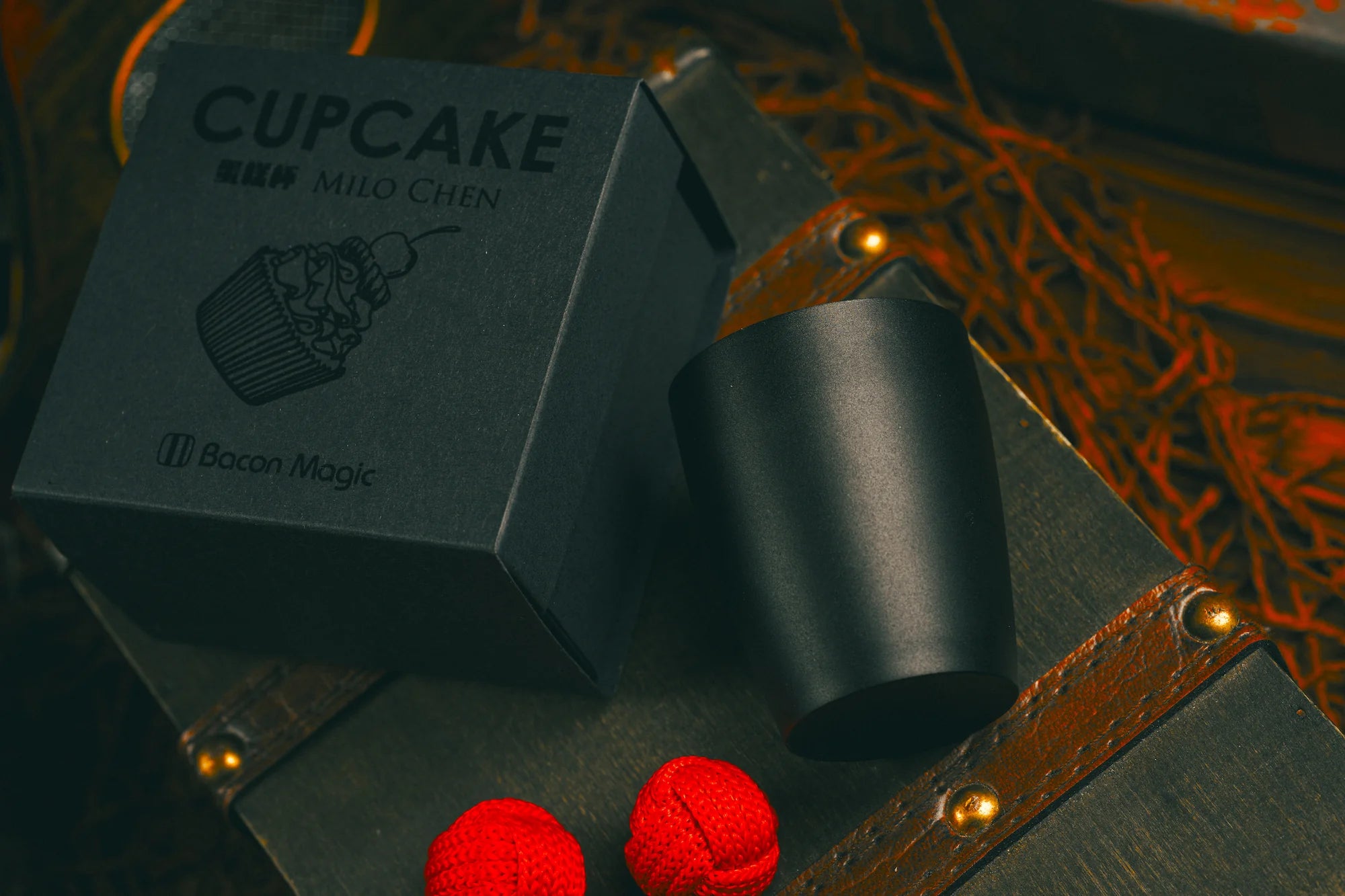 Cupcake 2.0 (Noir) par Milo & Bacon Magic - Tour de magie