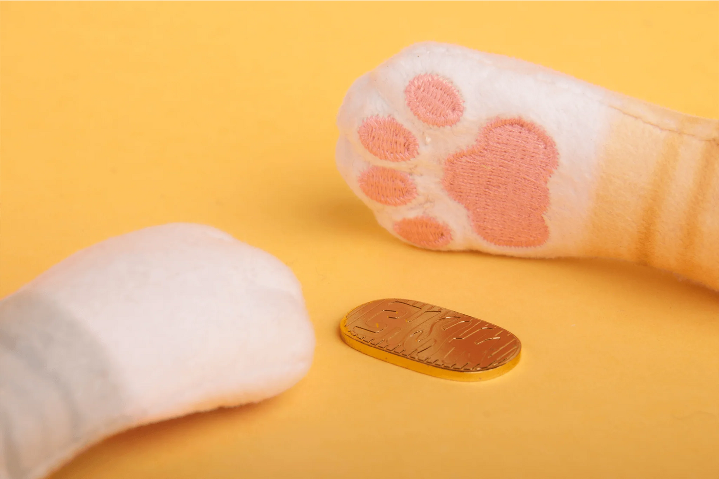 Cat Burglar by Hanson Chien &  Davio Wu