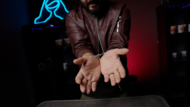 Escape Artist Magic Trick by Apprentice Magic
