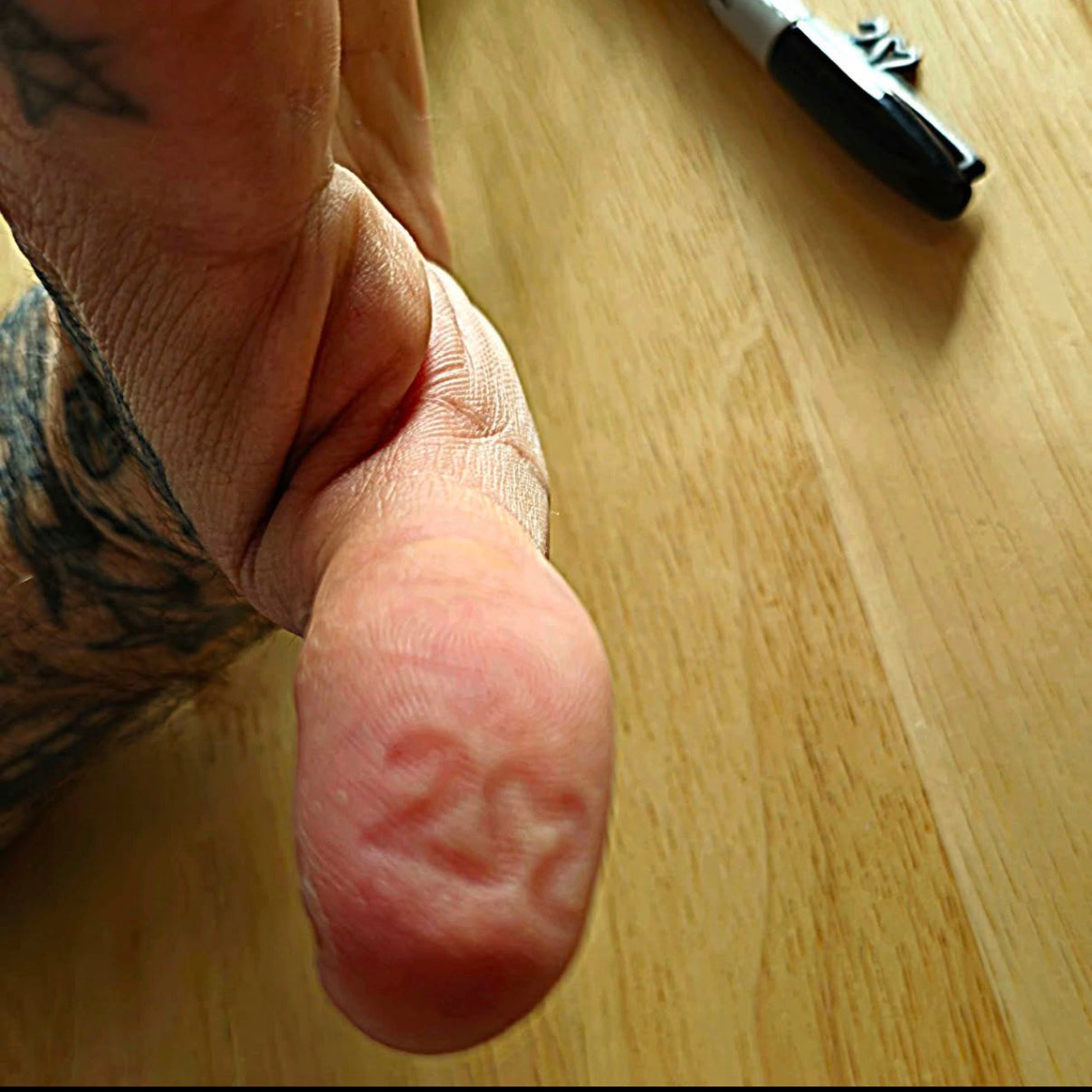 Sharpie-Kappe enthüllt von Tim Burt