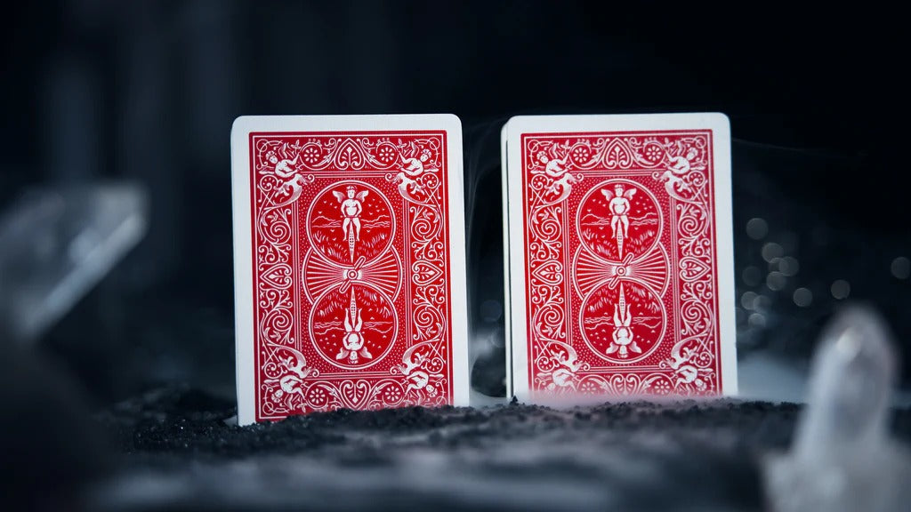 Leviti Deck by Pitata