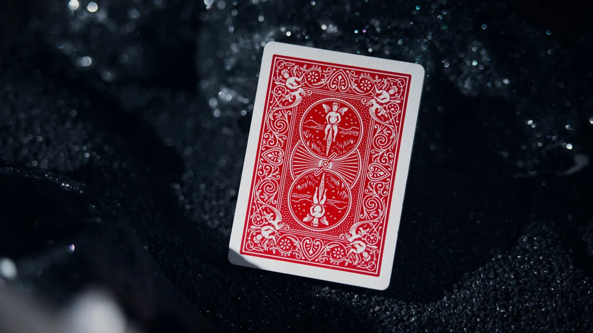 Leviti Deck by Pitata