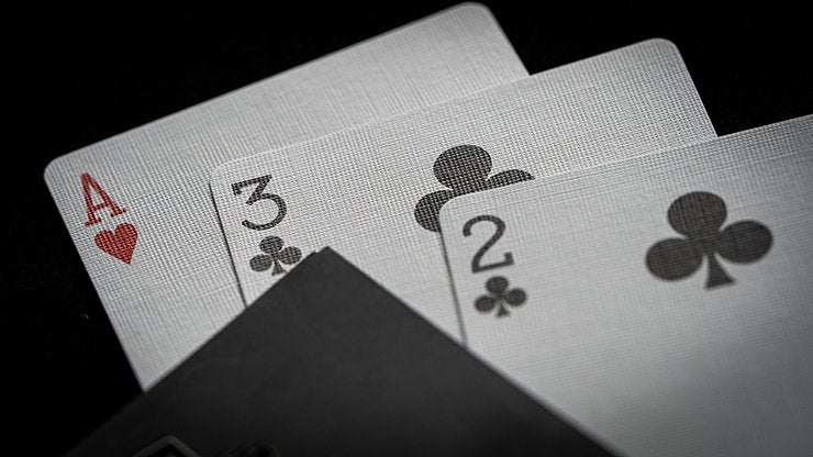Michael Skinner's Ultimate 3 Card Monte (Red) by Murphy's Magic